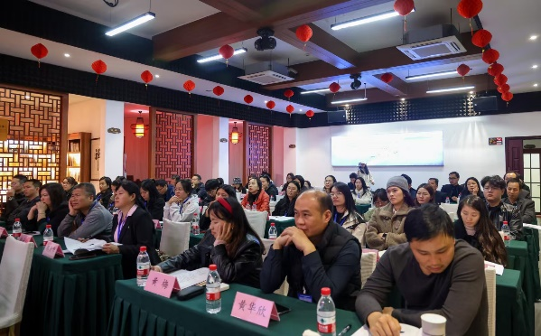 麦谷云为企业培训现场图片四